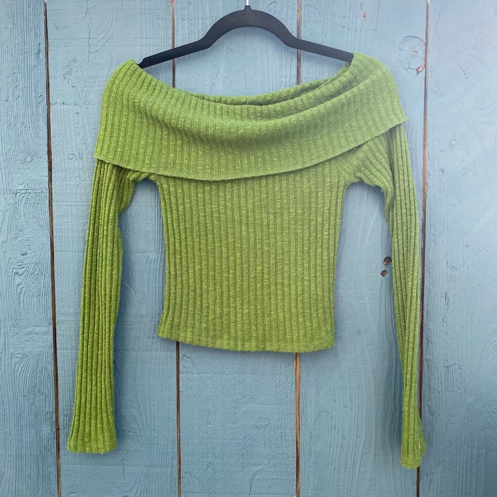 Green Off-the-Shoulder Crop Sweater Top